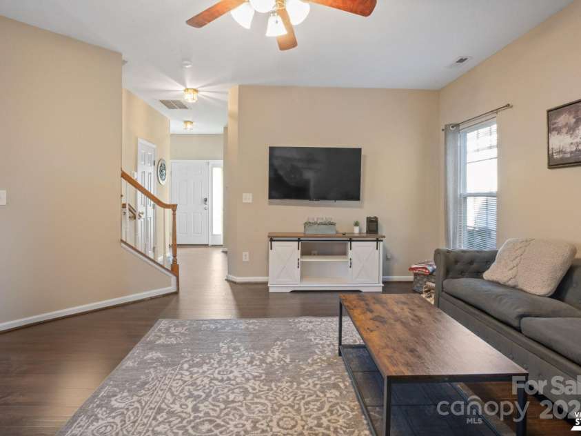 11849 Guildhall Lane, Charlotte, NC 28213.  MLS# CAR4237551, YatesRealty ID 4343. 