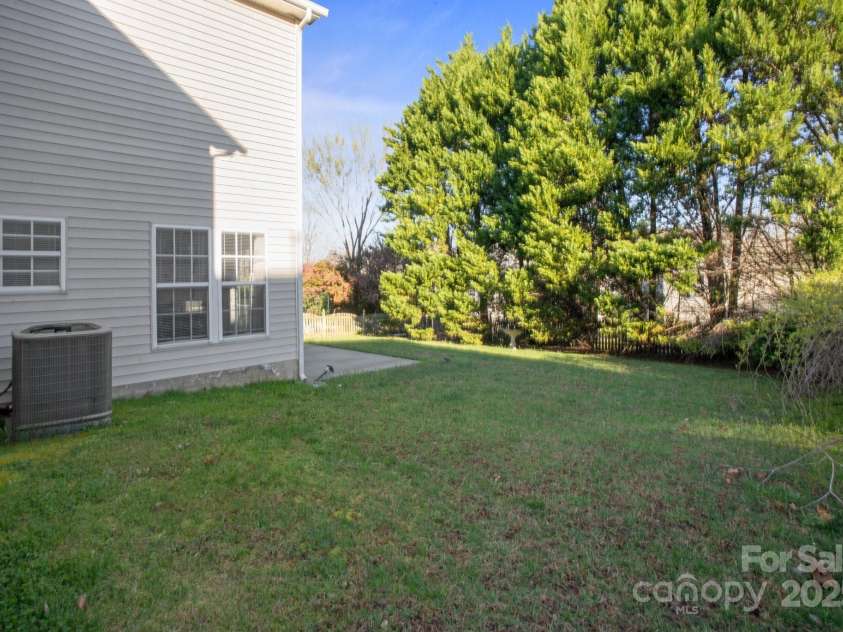 11849 Guildhall Lane, Charlotte, NC 28213.  MLS# CAR4237551, YatesRealty ID 4343. 