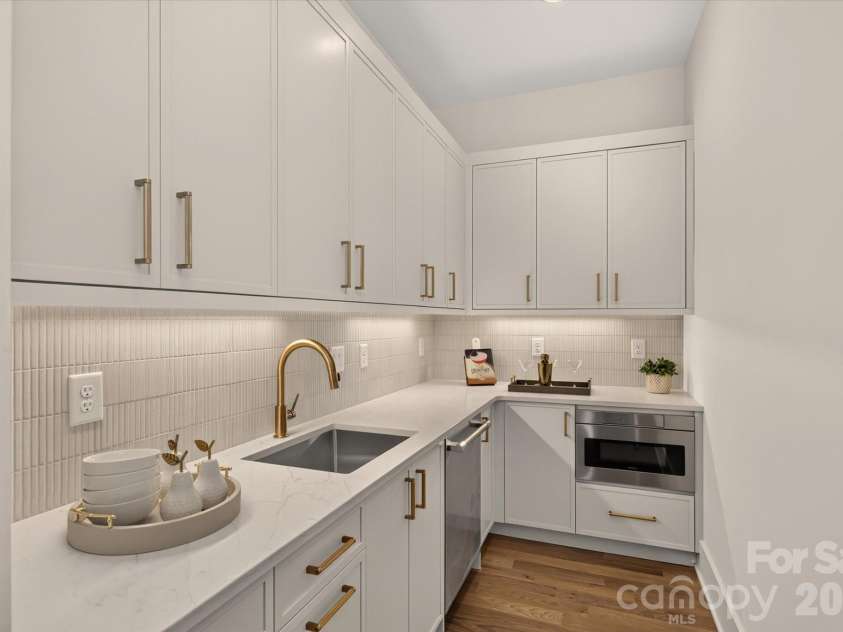 213 Crest Court, Weddington, NC 28104.  MLS# CAR4411059, YatesRealty ID 43430. 
