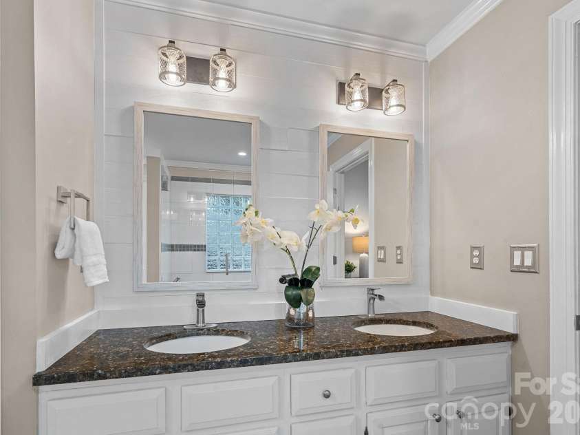121 Lake Pine Road, Mooresville, NC 28117.  MLS# CAR4404484, YatesRealty ID 43433. Updated Primary Bathroom