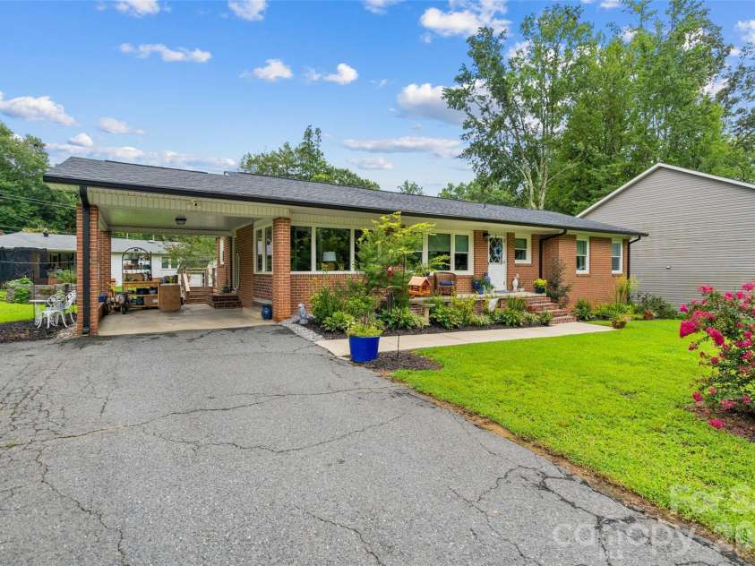 1101 Rosewood Avenue, Kannapolis, NC 28081.  MLS# CAR4412003, YatesRealty ID 43434. 