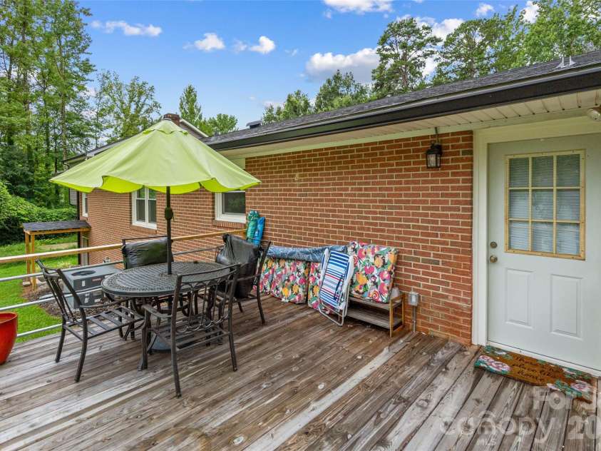 1101 Rosewood Avenue, Kannapolis, NC 28081.  MLS# CAR4412003, YatesRealty ID 43434. 