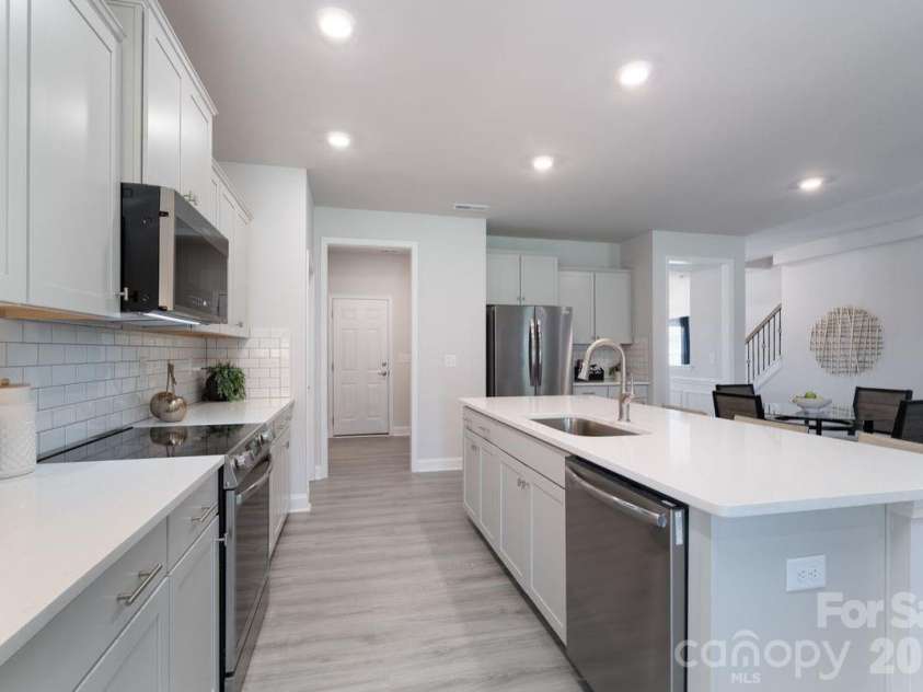 1067 Penarth Drive, Catawba, NC 28609.  MLS# CAR4413217, YatesRealty ID 43437. Representative PhotoKitchen
