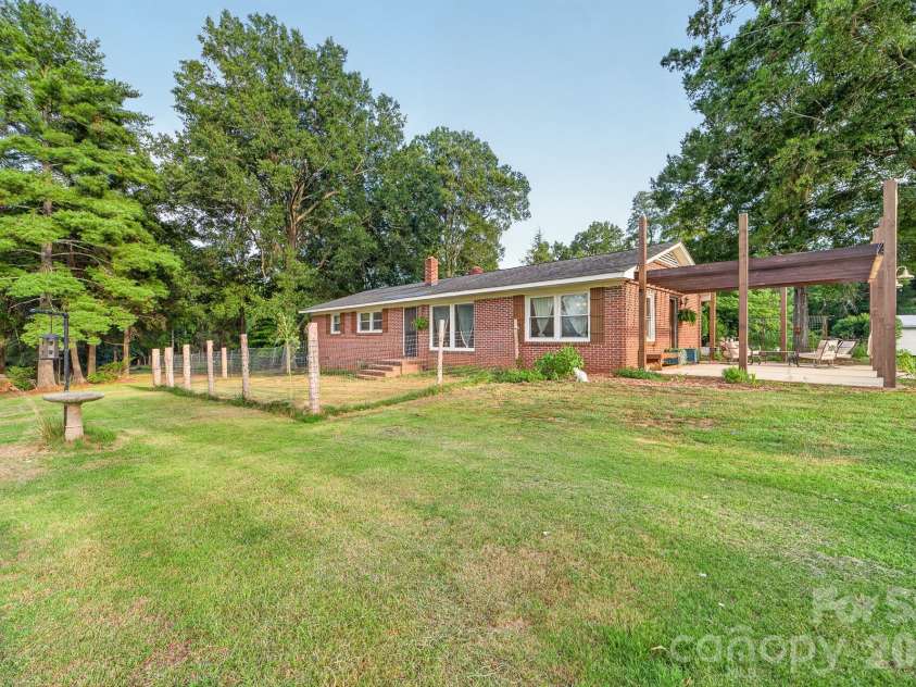 561 Shiloh Road, York, SC 29745.  MLS# CAR4409370, YatesRealty ID 43439. 