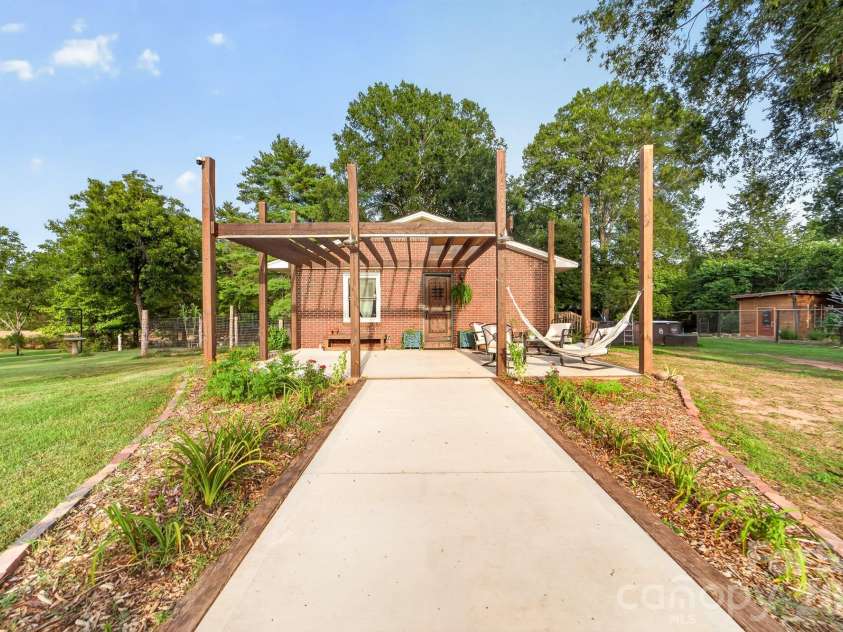 561 Shiloh Road, York, SC 29745.  MLS# CAR4409370, YatesRealty ID 43439. 