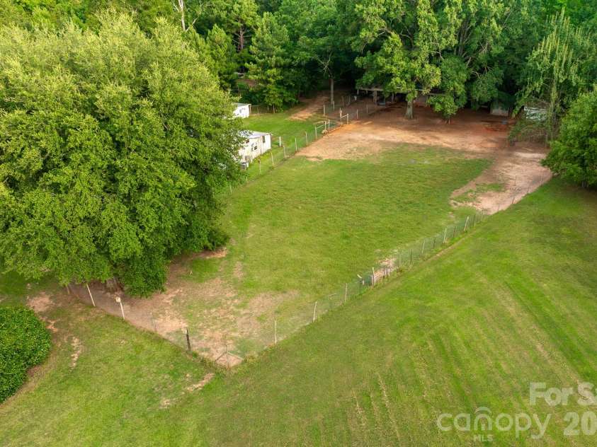 561 Shiloh Road, York, SC 29745.  MLS# CAR4409370, YatesRealty ID 43439. 