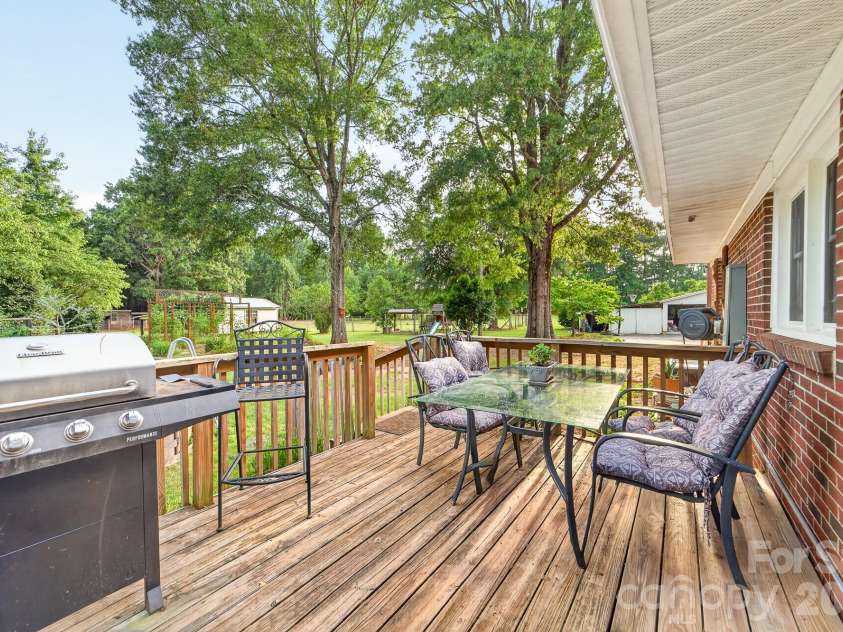 561 Shiloh Road, York, SC 29745.  MLS# CAR4409370, YatesRealty ID 43439. Back Deck