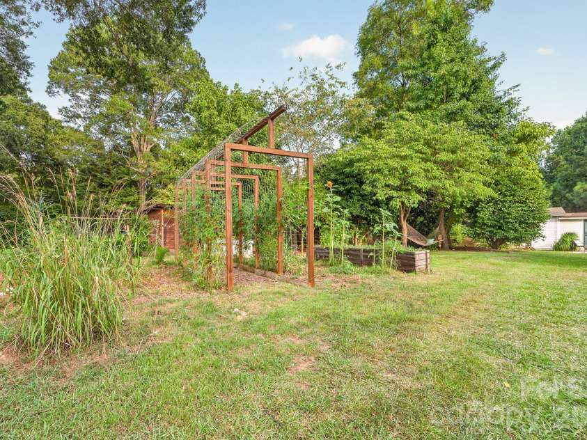 561 Shiloh Road, York, SC 29745.  MLS# CAR4409370, YatesRealty ID 43439. Garden