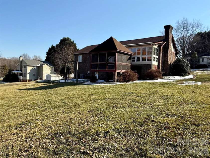 1015 36th Avenue Court, Hickory, NC 28601.  MLS# CAR4340838, YatesRealty ID 4344. 