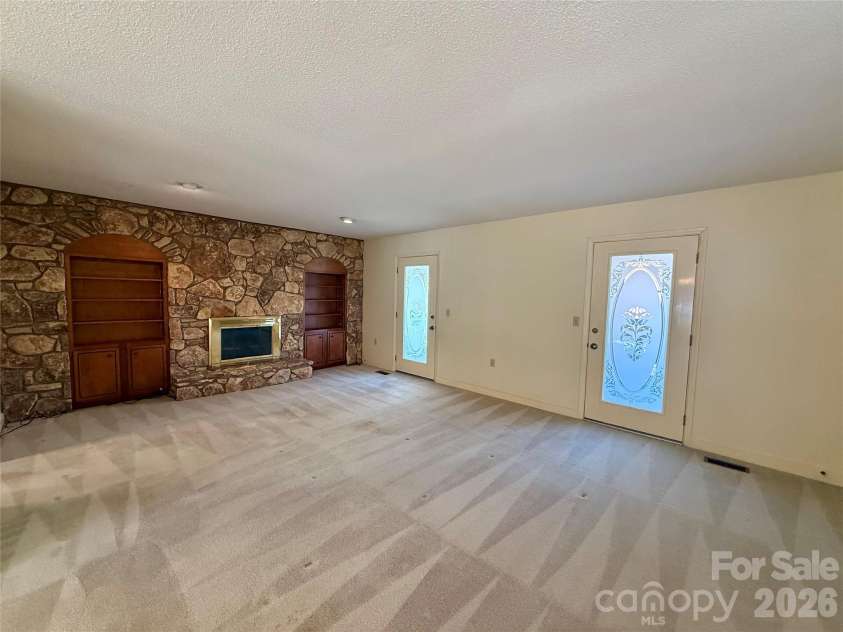 1015 36th Avenue Court, Hickory, NC 28601.  MLS# CAR4340838, YatesRealty ID 4344. 