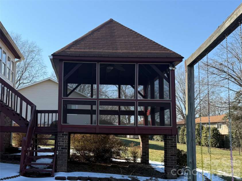 1015 36th Avenue Court, Hickory, NC 28601.  MLS# CAR4340838, YatesRealty ID 4344. 