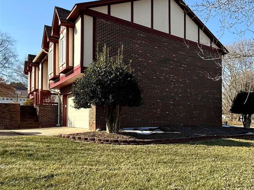 1015 36th Avenue Court, Hickory, NC 28601.  MLS# CAR4340838, YatesRealty ID 4344. 