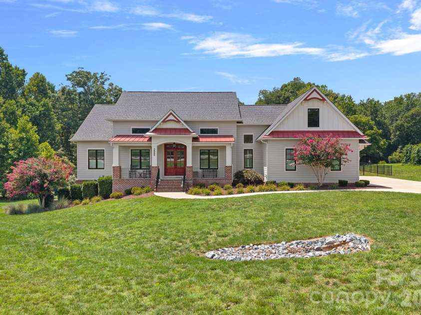 2889 mount Pleasant Road, Sherrills Ford, NC 28673.  MLS# CAR4407318, YatesRealty ID 43440. Front of home