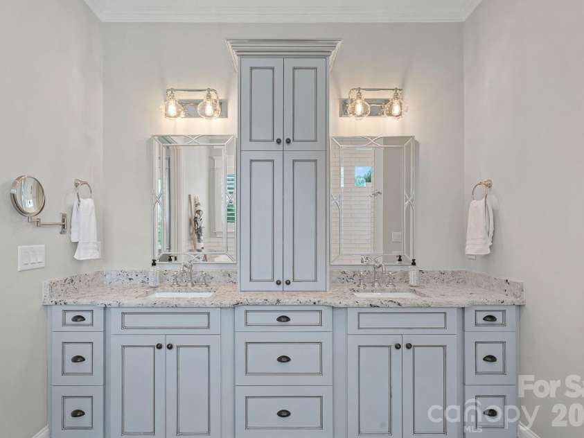 2889 mount Pleasant Road, Sherrills Ford, NC 28673.  MLS# CAR4407318, YatesRealty ID 43440. Primary bathroom vanity - main floor