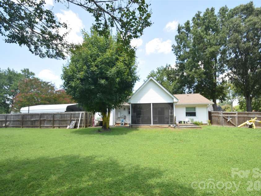 12202 Charing Grove Lane, Charlotte, NC 28273.  MLS# CAR4412542, YatesRealty ID 43441. 