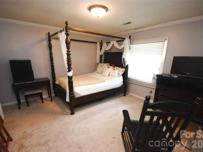 12202 Charing Grove Lane, Charlotte, NC 28273.  MLS# CAR4412542, YatesRealty ID 43441. 