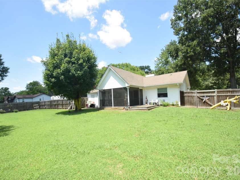 12202 Charing Grove Lane, Charlotte, NC 28273.  MLS# CAR4412542, YatesRealty ID 43441. 