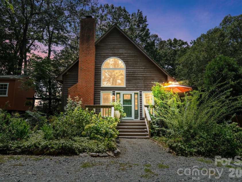 141 Oak Leaf Lane, Wingate, NC 28174.  MLS# CAR4409604, YatesRealty ID 43442. 