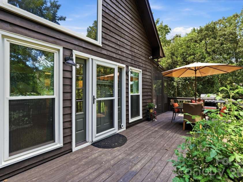 141 Oak Leaf Lane, Wingate, NC 28174.  MLS# CAR4409604, YatesRealty ID 43442. 