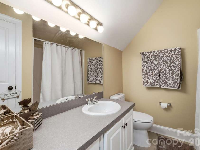 141 Oak Leaf Lane, Wingate, NC 28174.  MLS# CAR4409604, YatesRealty ID 43442. 