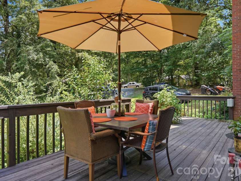 141 Oak Leaf Lane, Wingate, NC 28174.  MLS# CAR4409604, YatesRealty ID 43442. 