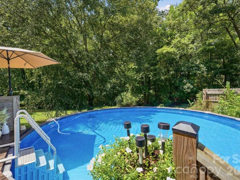 141 Oak Leaf Lane, Wingate, NC 28174.  MLS# CAR4409604, YatesRealty ID 43442. 
