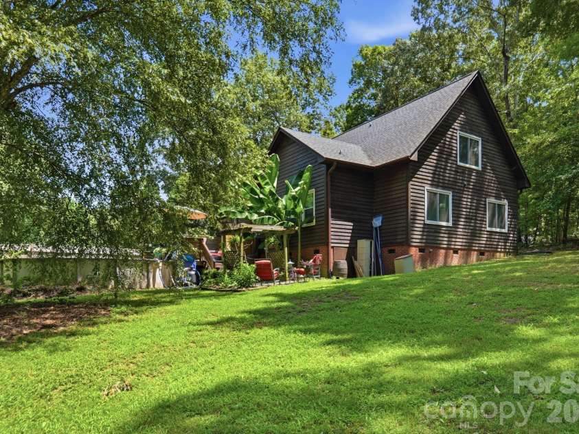 141 Oak Leaf Lane, Wingate, NC 28174.  MLS# CAR4409604, YatesRealty ID 43442. 