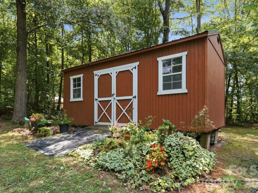 141 Oak Leaf Lane, Wingate, NC 28174.  MLS# CAR4409604, YatesRealty ID 43442. 