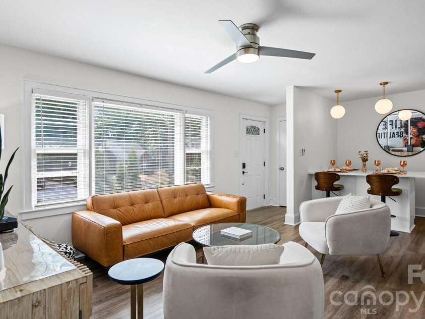 914 Crestmere Street, Charlotte, NC 28208.  MLS# CAR4407266, YatesRealty ID 43443. 