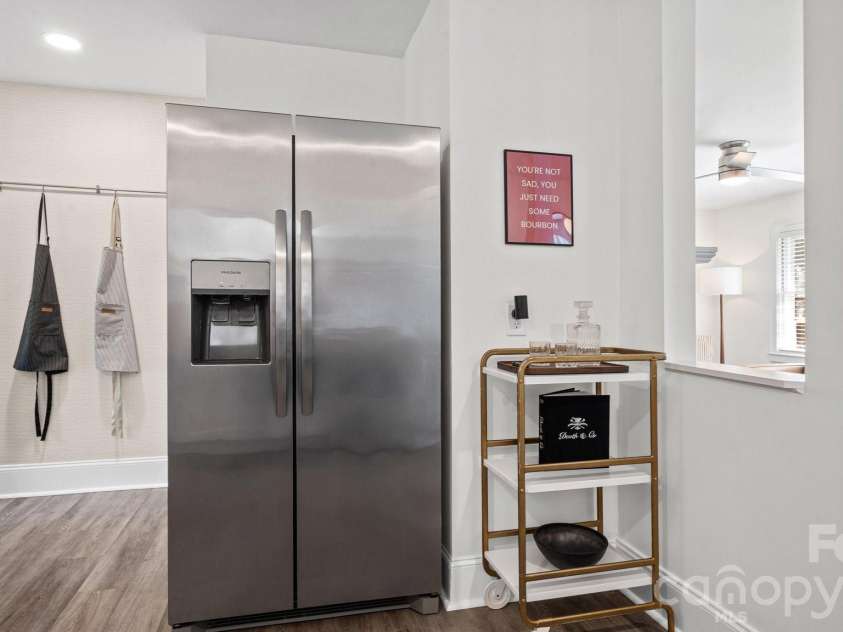 914 Crestmere Street, Charlotte, NC 28208.  MLS# CAR4407266, YatesRealty ID 43443. 