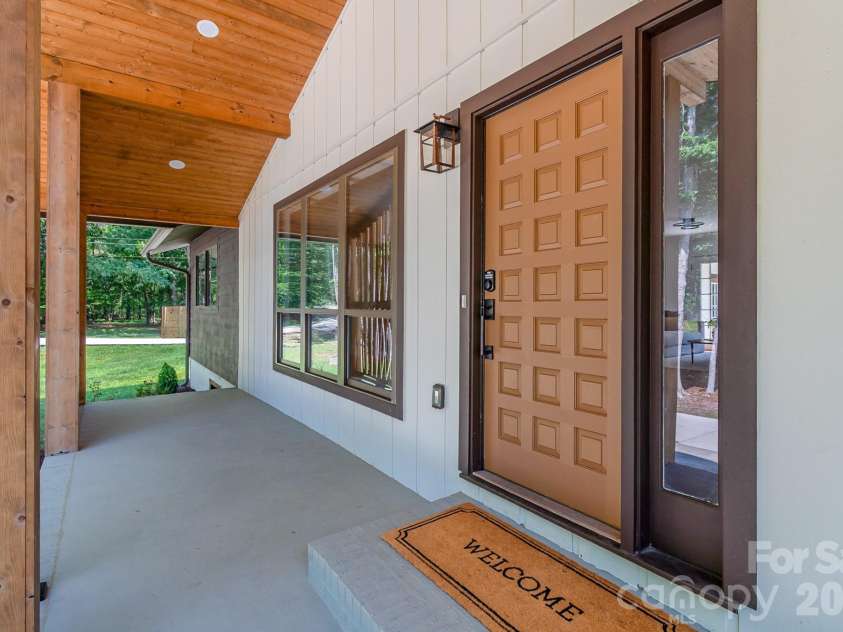 5033 Waxhaw Indian Trail Road, Matthews, NC 28104.  MLS# CAR4398876, YatesRealty ID 43444. 