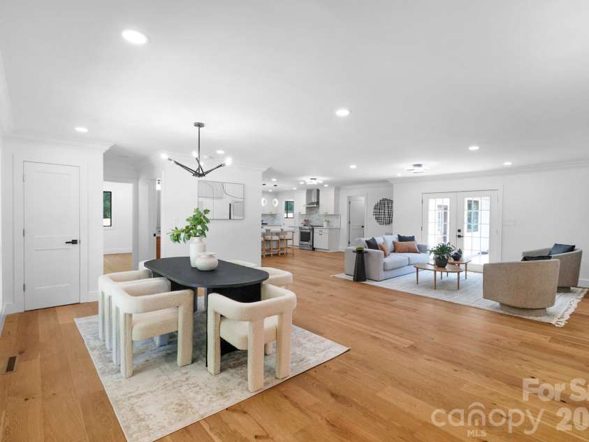 5033 Waxhaw Indian Trail Road, Matthews, NC 28104.  MLS# CAR4398876, YatesRealty ID 43444. 