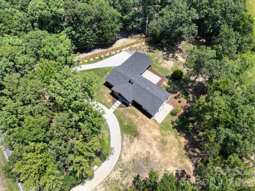 5033 Waxhaw Indian Trail Road, Matthews, NC 28104.  MLS# CAR4398876, YatesRealty ID 43444. 