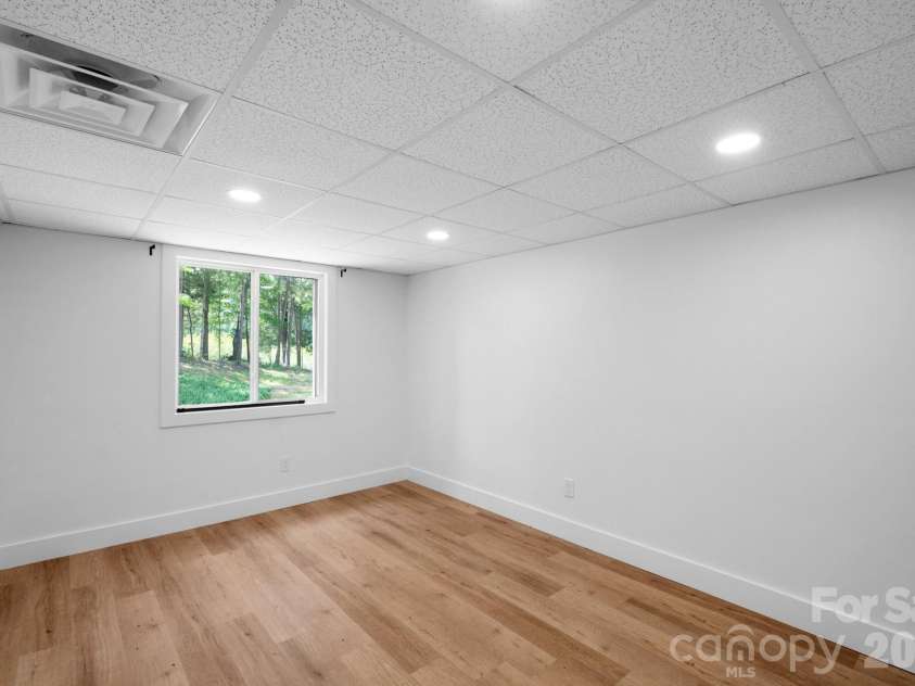 5033 Waxhaw Indian Trail Road, Matthews, NC 28104.  MLS# CAR4398876, YatesRealty ID 43444. Flex space