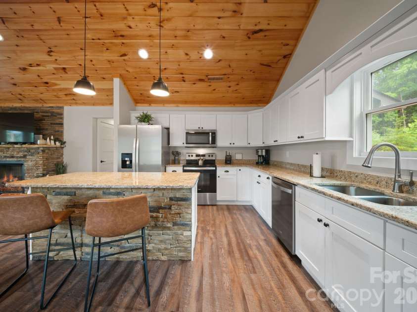79 Trillium Way, Bryson City, NC 28713.  MLS# CAR4387089, YatesRealty ID 43445. 