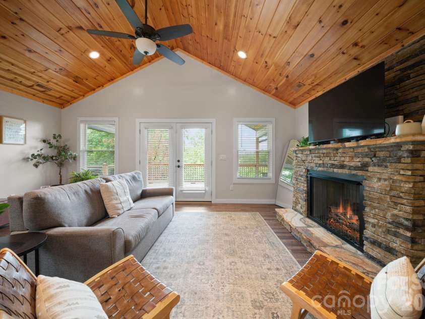 79 Trillium Way, Bryson City, NC 28713.  MLS# CAR4387089, YatesRealty ID 43445. 