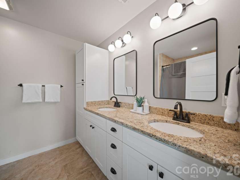 79 Trillium Way, Bryson City, NC 28713.  MLS# CAR4387089, YatesRealty ID 43445. 