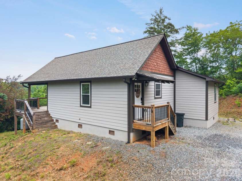 79 Trillium Way, Bryson City, NC 28713.  MLS# CAR4387089, YatesRealty ID 43445. 