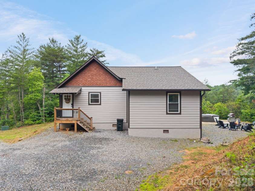 79 Trillium Way, Bryson City, NC 28713.  MLS# CAR4387089, YatesRealty ID 43445. 