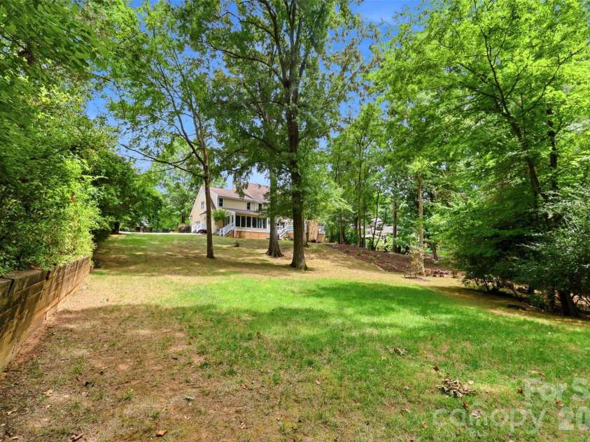 170 Kimberly Road, Davidson, NC 28036.  MLS# CAR4405171, YatesRealty ID 43447. 