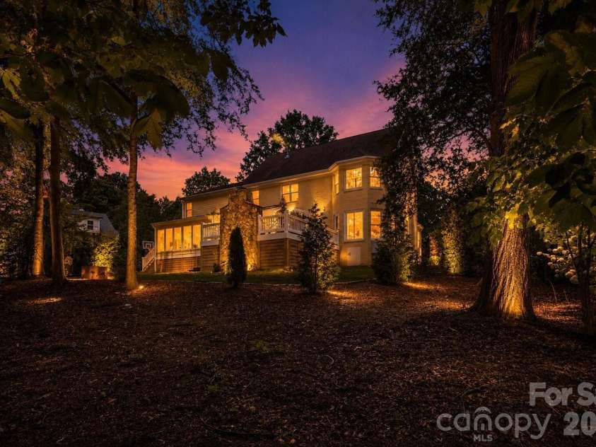 170 Kimberly Road, Davidson, NC 28036.  MLS# CAR4405171, YatesRealty ID 43447. 