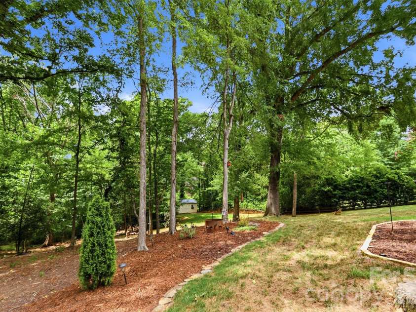 170 Kimberly Road, Davidson, NC 28036.  MLS# CAR4405171, YatesRealty ID 43447. Backyard