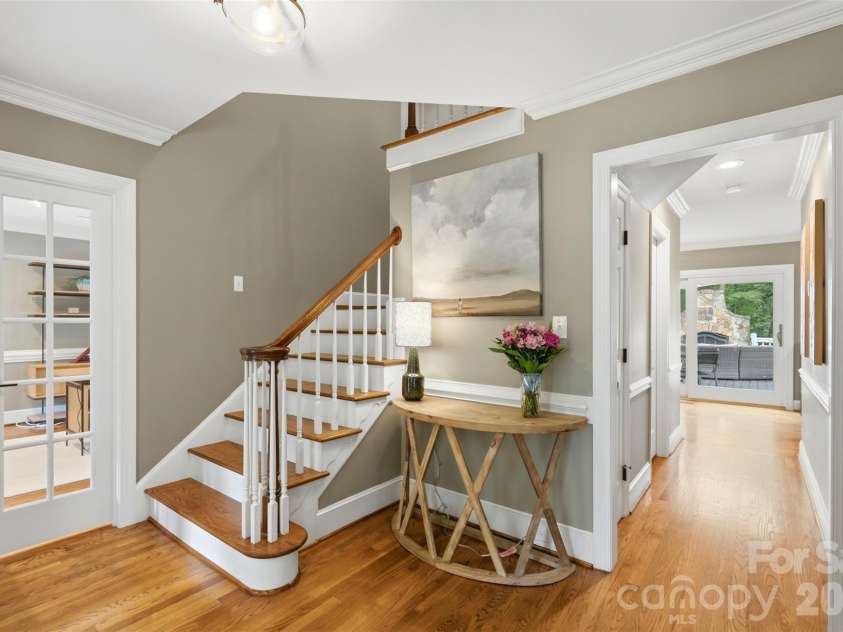 170 Kimberly Road, Davidson, NC 28036.  MLS# CAR4405171, YatesRealty ID 43447. Foyer