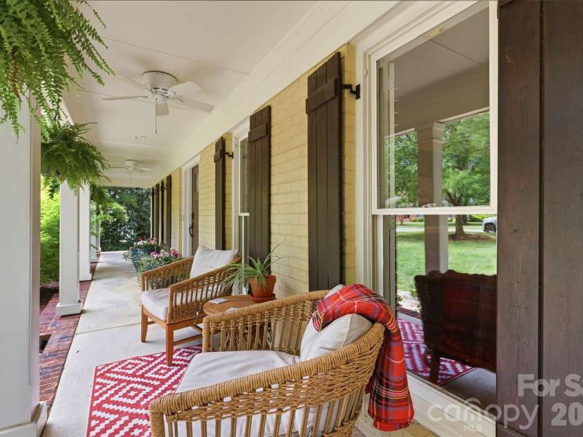 170 Kimberly Road, Davidson, NC 28036.  MLS# CAR4405171, YatesRealty ID 43447. Front Porch