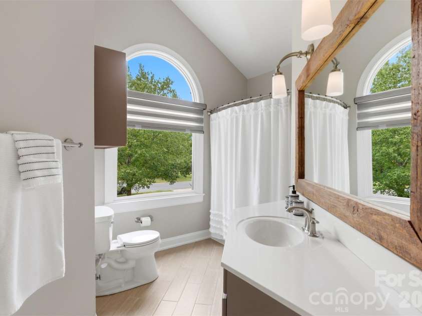 170 Kimberly Road, Davidson, NC 28036.  MLS# CAR4405171, YatesRealty ID 43447. Full Bath