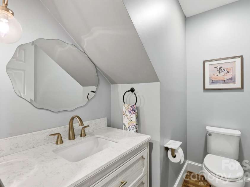 170 Kimberly Road, Davidson, NC 28036.  MLS# CAR4405171, YatesRealty ID 43447. Half Bath Main Floor