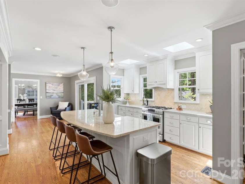 170 Kimberly Road, Davidson, NC 28036.  MLS# CAR4405171, YatesRealty ID 43447. Kitchen