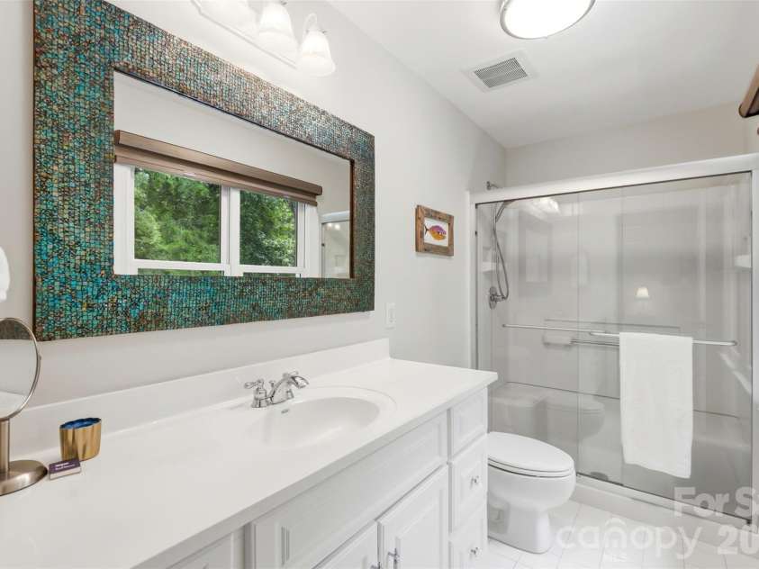170 Kimberly Road, Davidson, NC 28036.  MLS# CAR4405171, YatesRealty ID 43447. On Suite Full Bath