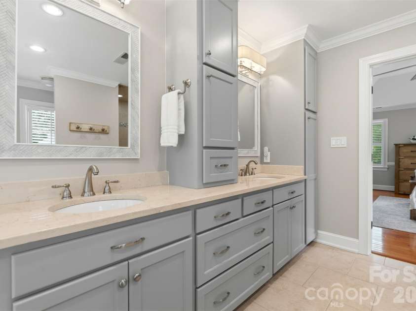 170 Kimberly Road, Davidson, NC 28036.  MLS# CAR4405171, YatesRealty ID 43447. Primary Bathroom