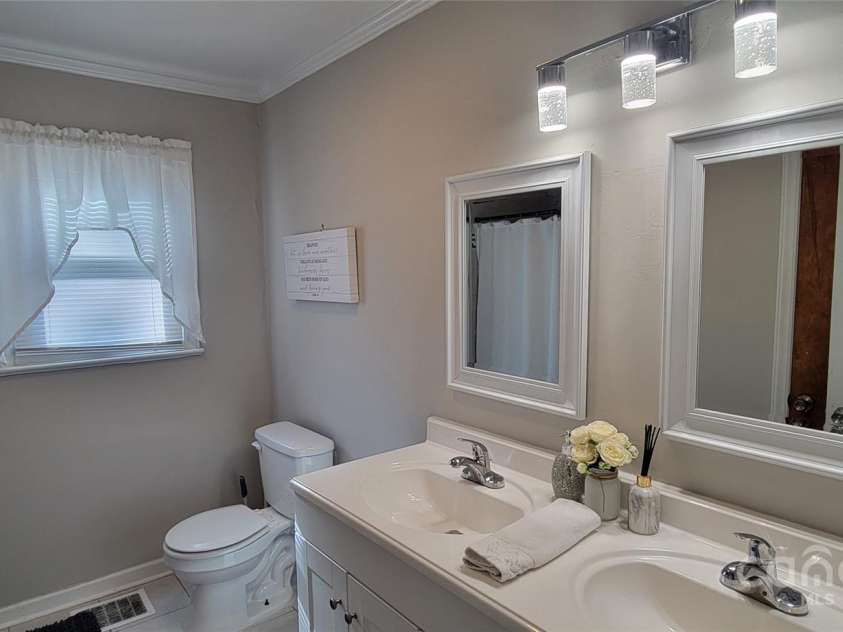 110 Buckoak Street, Stanley, NC 28164.  MLS# CAR4202952, YatesRealty ID 4345. 